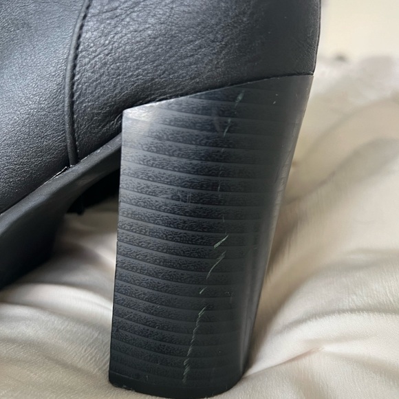 Black heeled combat boots - Picture 5 of 7